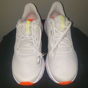Nike Womens Revolution 5 Shoes